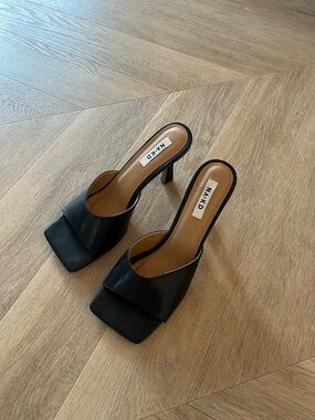 NA-KD Black Leather Square-Toe Mule Heels